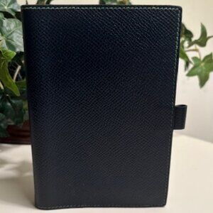 💙💚Hermès Carnet Mini à Crochets-Bleu Marine / Vert Anis – Epsom Leather-UNISEX